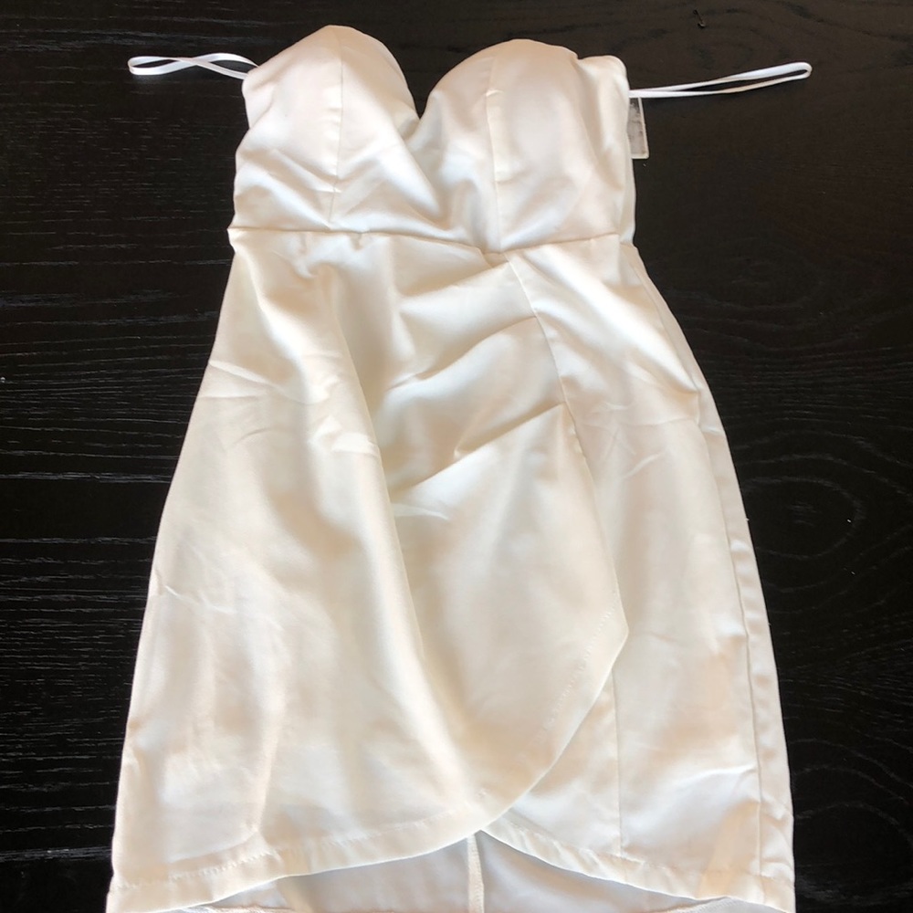 White sabo skirt strapless dress